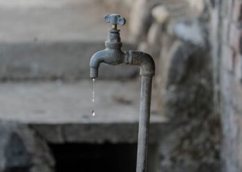 HZJZ Nove analize potvrđuju – voda iz javne vodoopskrbe u Ličko-senjskoj županiji i na Pagu sigurna za piće