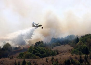 Hrvatska danas poslala dva kanadera nad požarište u Prozor-Rami