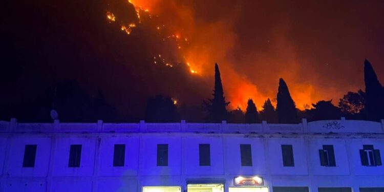 Humane zvijezde Splita – Koncert na Žnjanu kojim se prikupljaju sredstva za omiške vatrogasce