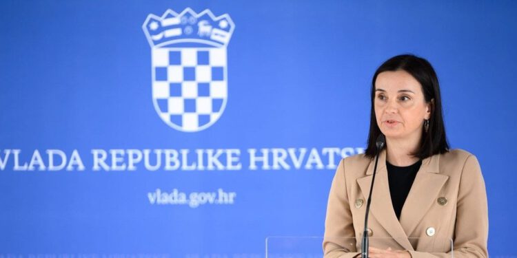 Idućeg tjedna počinje proces odvoza ‘neopasnog’ otpada iz Gospića, ministrica Vučković poručila: “Nema razloga za paniku”