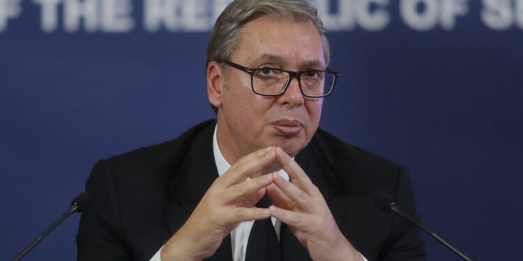 Izbori će biti napeti: Vučić dao ostavku, a sada kreće u borbu za premijersku vlast