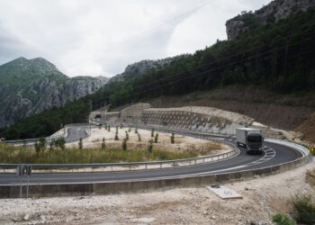 Jak vjetar stvara probleme kod Omiša: Na obilaznici zabrana za dio vozila
