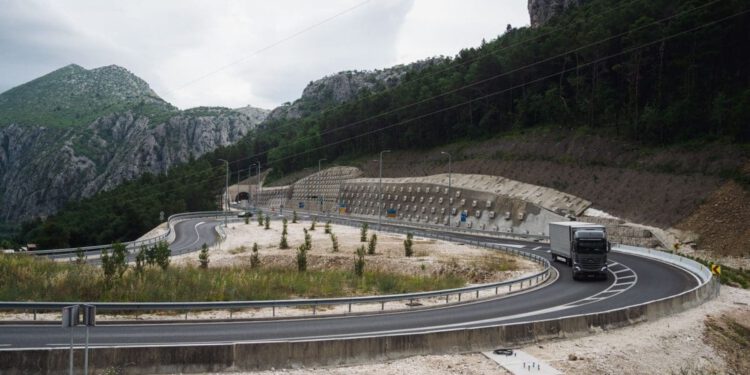 Jak vjetar stvara probleme kod Omiša: Na obilaznici zabrana za dio vozila