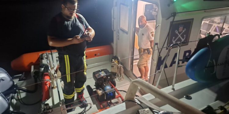 Jedrilica kod Paklenih otoka ispumpana, preuzela ju tvrtka za spašavanje