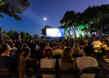 Još malo kina pod zvijezdama: Ljetno kino Bačvice u završnici sezone s tri pretpremijere