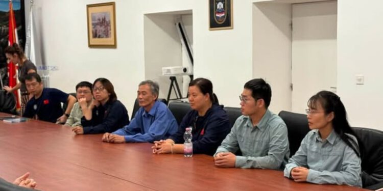 Kineski znanstvenici stigli u Imotski: Posebno ih zainteresirali Modro i Crveno jezero