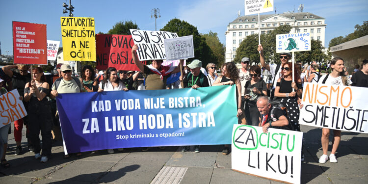 Ličanin Mile u suzama: Ovo je za moje unuke, ja mogu i sutra umrijeti