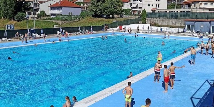 Lijepa vijest za Sinjane. Gradski bazen nastavlja s radom