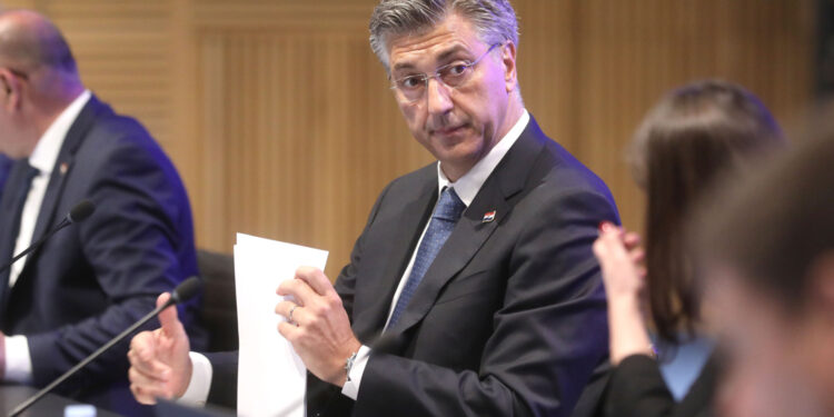 Ljubo Jurčić tvrdi da se iza Plenkovićeve mjere krije nešto užasno za Hrvate: Ne sluti na dobro
