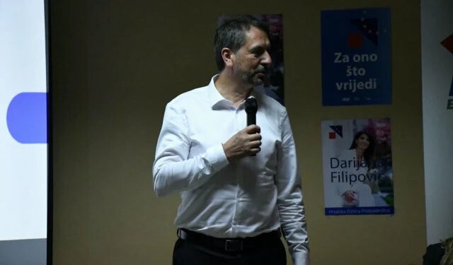 Marinko Čavara prvog dana kampanje iz državne interventne pričuve razdijelio novac udrugama iz rodne Busovače