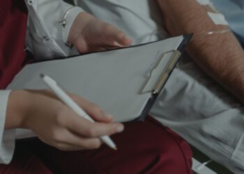 Medicinska sestra u domu zdravlja prijavila supruga poznate političarke