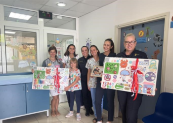 Metkovski policajci poklonili Montessori ploče pedijatrijskim ordinacijama