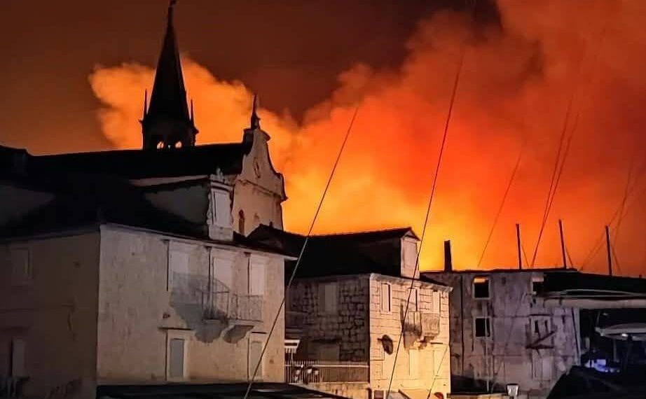 Vatrogasac s Brača: "Požar je imao veliku brzinu i moć, na trenutke smo bili nemoćni pred njim"