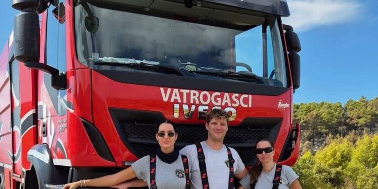 Na Braču i dalje preko 60 vatrogasaca: “Čuvaju rubne dijelove”