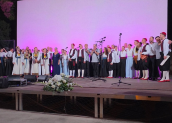 ‘Na me pogled tvoj obrati’: Susret klapa u Cavtatu uz humanitarnu notu pomoći za stradale u omiškom požaru