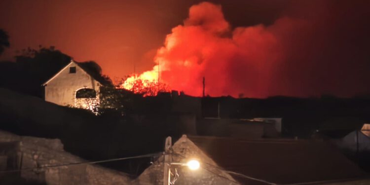 Naselje na Braču spasila odluka vatrogasnog zapovjednika: “Time je spriječio prebačaj požara”