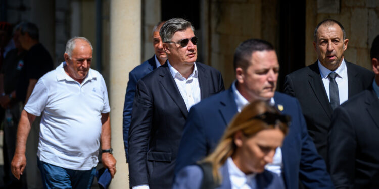 Opasnih 40 dana šutnje: Milanović je ljetos na Hvaru skovao plan od kojeg će Plenković zadrhtati