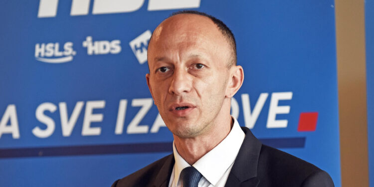 Petry otkrio zašto ne ide na prosvjed za Liku, ali prvo je dobio udarno pitanje o aferi s crnkom