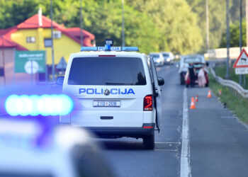 Pijana policijska službenica autom se zabila u gradilište u Zagrebu: Kažnjena s 1710 eura