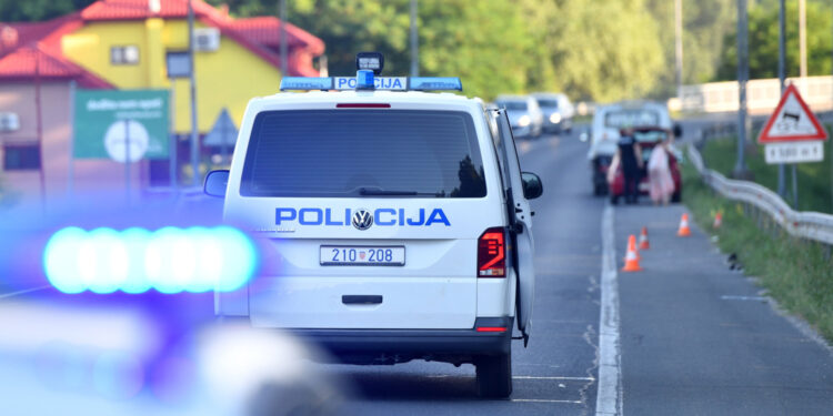 Pijana policijska službenica autom se zabila u gradilište u Zagrebu: Kažnjena s 1710 eura