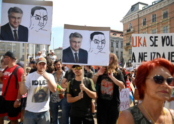 Plenković je dobio žuti karton! HDZ-ovci uznemireno: Jeste li čuli što su ti ljudi na Trgu uzvikivali?