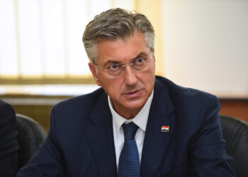 Plenković je u Gospić ciljano poveo pet ministara: Što se krije u pozadini? Na snazi su izvanredne mjere