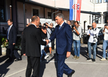 Plenković u Gospiću, građani ga bojkotiraju: Otkrio planove za sanaciju otpada u Lici