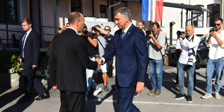 Plenković u Gospiću, građani ga bojkotiraju: Otkrio planove za sanaciju otpada u Lici