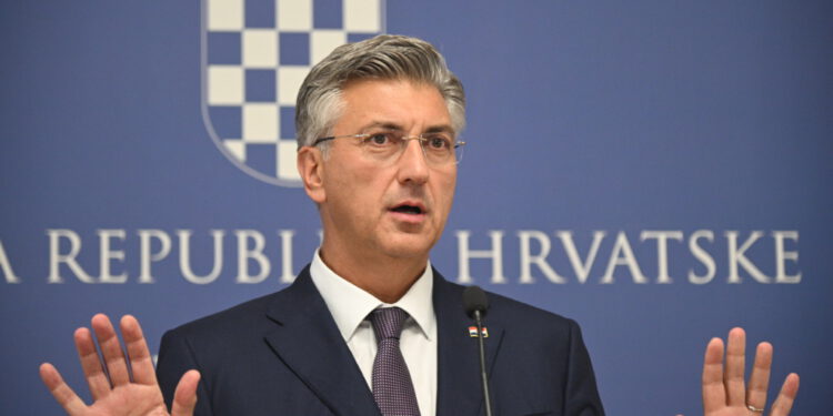 Plenkovića zbog nove odluke Vlade usporedili s Titom: ‘Korak po korak’