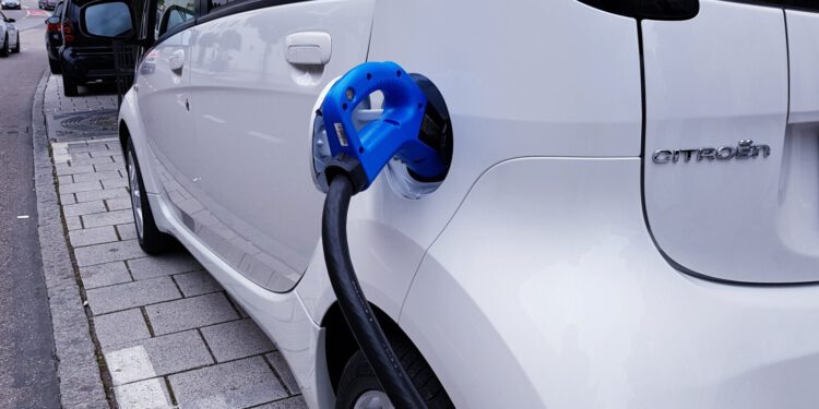 Plug-in vozila zagađuju više nego se mislilo