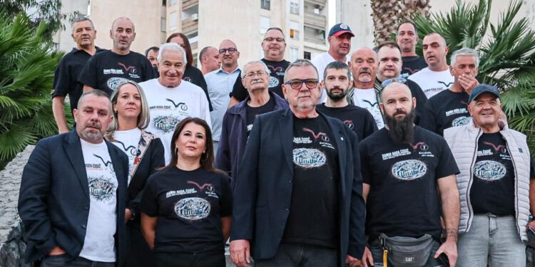 Predizborna veselica na Sućidru: Uz roštilj, pivo i glazbu Ćosić predstavio svoju listu