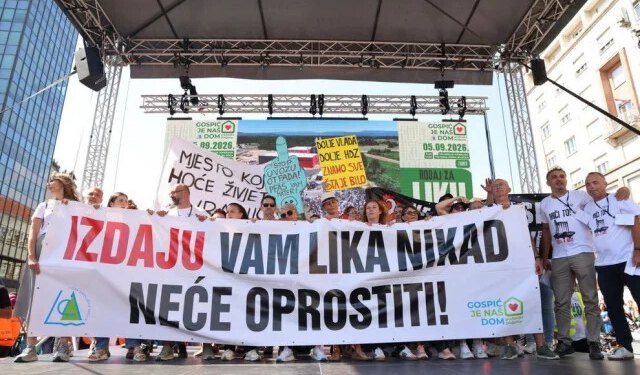 Prepun Trg bana Jelačića ustao za Liku: Zbog 33.000 tona opasnog otpada odjekivalo ‘Odlazi, HDZ!’