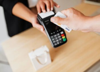 Promjene u bankama u BiH: Evo koliko se sada može platiti bez ukucavanja PIN-a