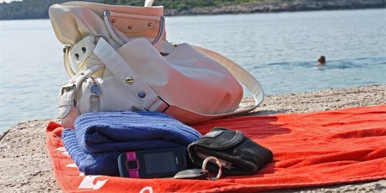 SERIJSKE LOPINE Dvojac krao torbe po istarskim plažama i u Crikvenici