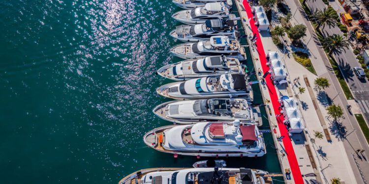SPOJ TRADICIJE, ZABAVE I POSLA: Zapadna obala u ritmu Yacht Hop zabava i svečane dodjele nagrada posadama