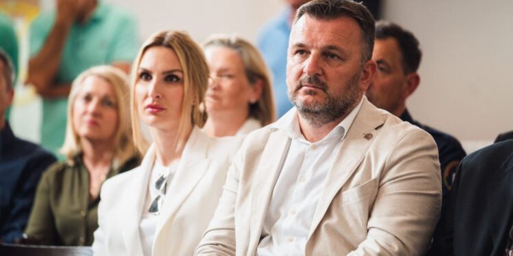 Škorić se prisjetio dana kada je Torcida prekinula derbi: “Mnogi su ubrzo šalove zamijenili odorama”