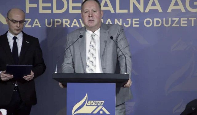 Slučaj Vinka Jakića: Tri godine na bolovanju, više od 88.000 KM iz proračuna, u međuvremenu radio kao profesor