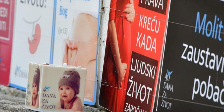 Sporna nagrada u Splitsko-dalmatinskoj županiji? Ženske udruge digle glas zbog “40 dana za život”