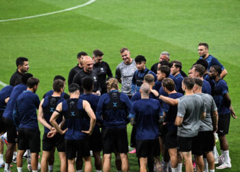 Sportske novosti – Hrvat je košarkaški grad pretvorio u nogometni, pred povijesnim je uspjehom! ‘Europu ću igrati s rezervama’