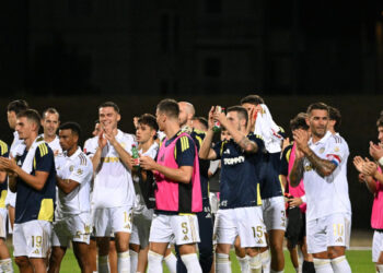 Sportske novosti – Protivnici ga udaraju, lome i kose, rijetki ga mogu uhvatiti, na pripremama je bio loš, ali sad je udarna snaga Hajduka