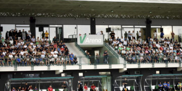 Sportske novosti – Spektakl u mjestu s 500 stanovnika: Zbog Hajduka ‘gore’ telefoni, stadion koštao 7 milijuna eura