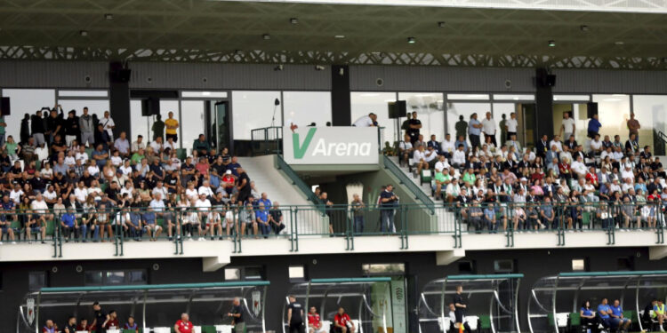 Sportske novosti – Spektakl u mjestu s 500 stanovnika: Zbog Hajduka ‘gore’ telefoni, stadion koštao 7 milijuna eura