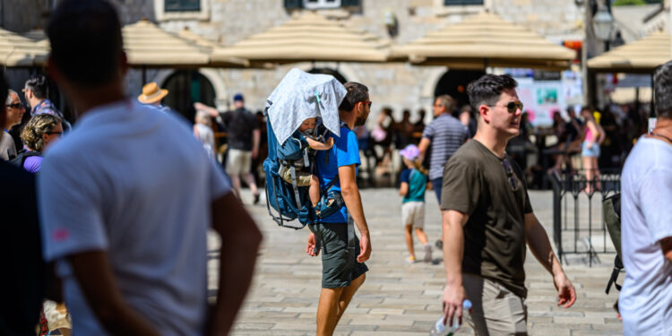 Stiže nam bablje ljeto: Vikend donosi sunce i toplije vrijeme, ali jutra će iznenaditi