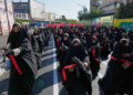 Stotine tisuća Iranaca na prosvjedu potpore režimu uz vojni mimohod: ‘Spremni smo uzeti oružje’