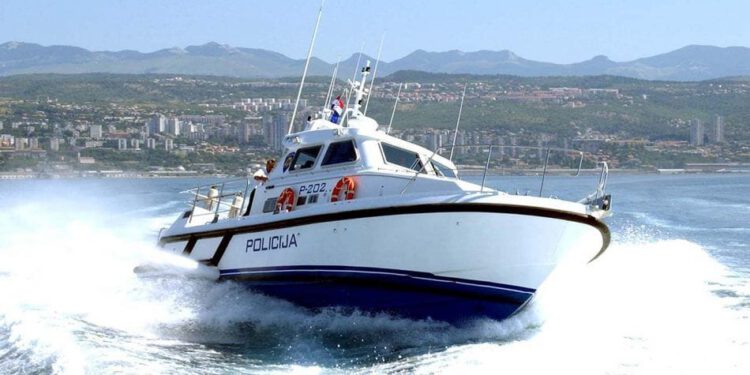Strani turisti divljali gliserima uz obalu Krka, Raba i Lošinja!