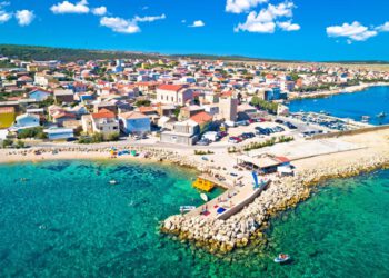 Sunčano i vruće na Jadranu uz slabljenje bure