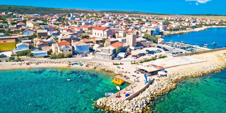 Sunčano i vruće na Jadranu uz slabljenje bure