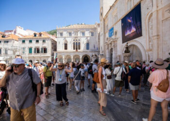 Turisti dali pet zvjezdica dubrovačkoj konobi, a posebno ih je oduševio konobar koji izgleda kao Al Pacino
