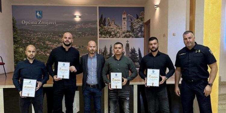 U Općinama Zmijavci i Podbablje nagrađeno pet policijskih službenika