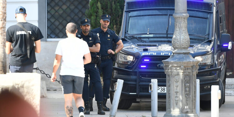 Uhićeno sedam Srba, imali su sobu za mučenje: ‘Stolica, čekić, kliješta, prizor je bio užasan’